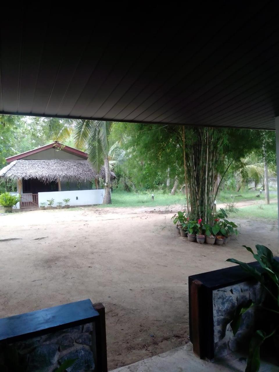 Soma Cabana, Homestay & Restaurant Tangalle Exterior photo