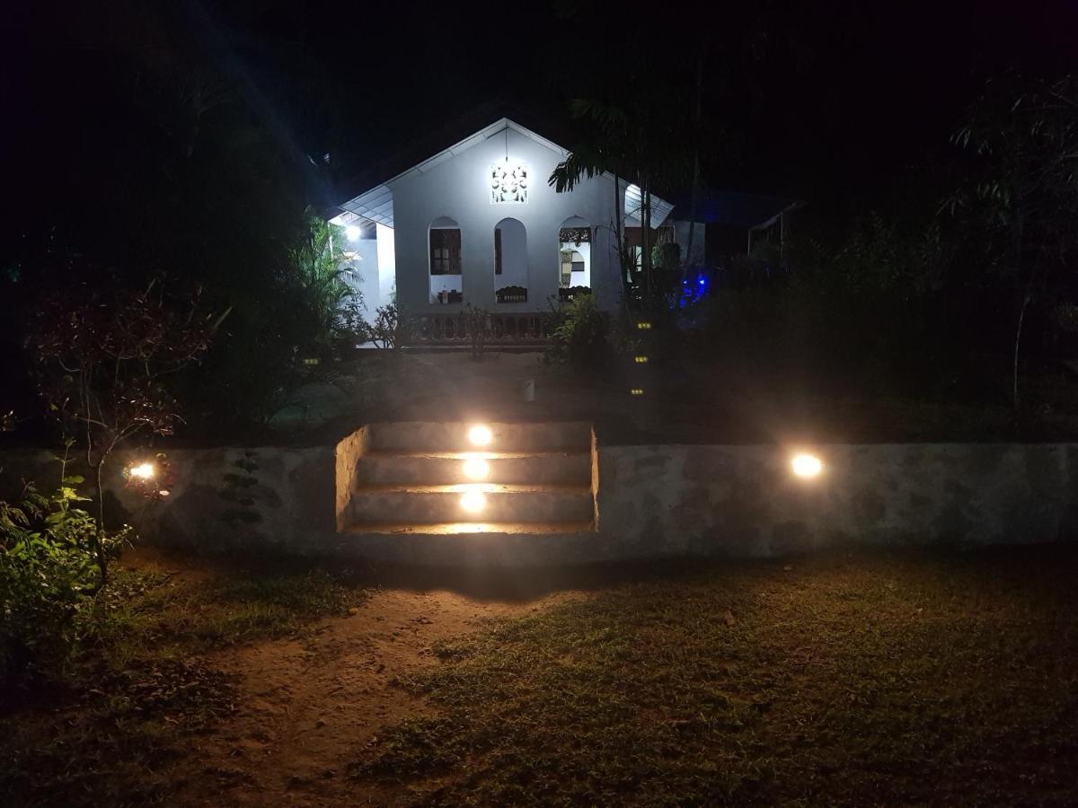 Soma Cabana, Homestay & Restaurant Tangalle Exterior photo